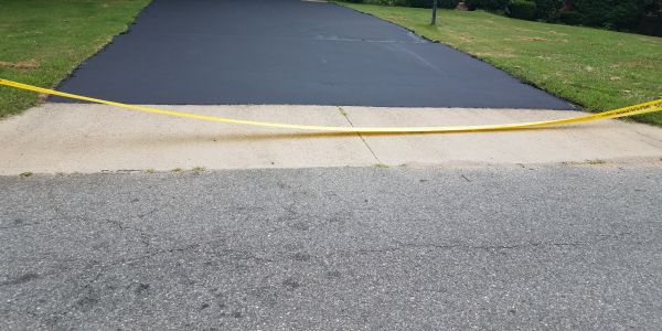 Driveway Sealcoating in Elk Grove